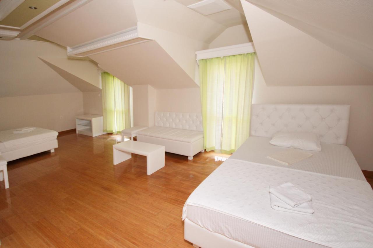 Hotel Rr Херцег Нови Екстериор снимка