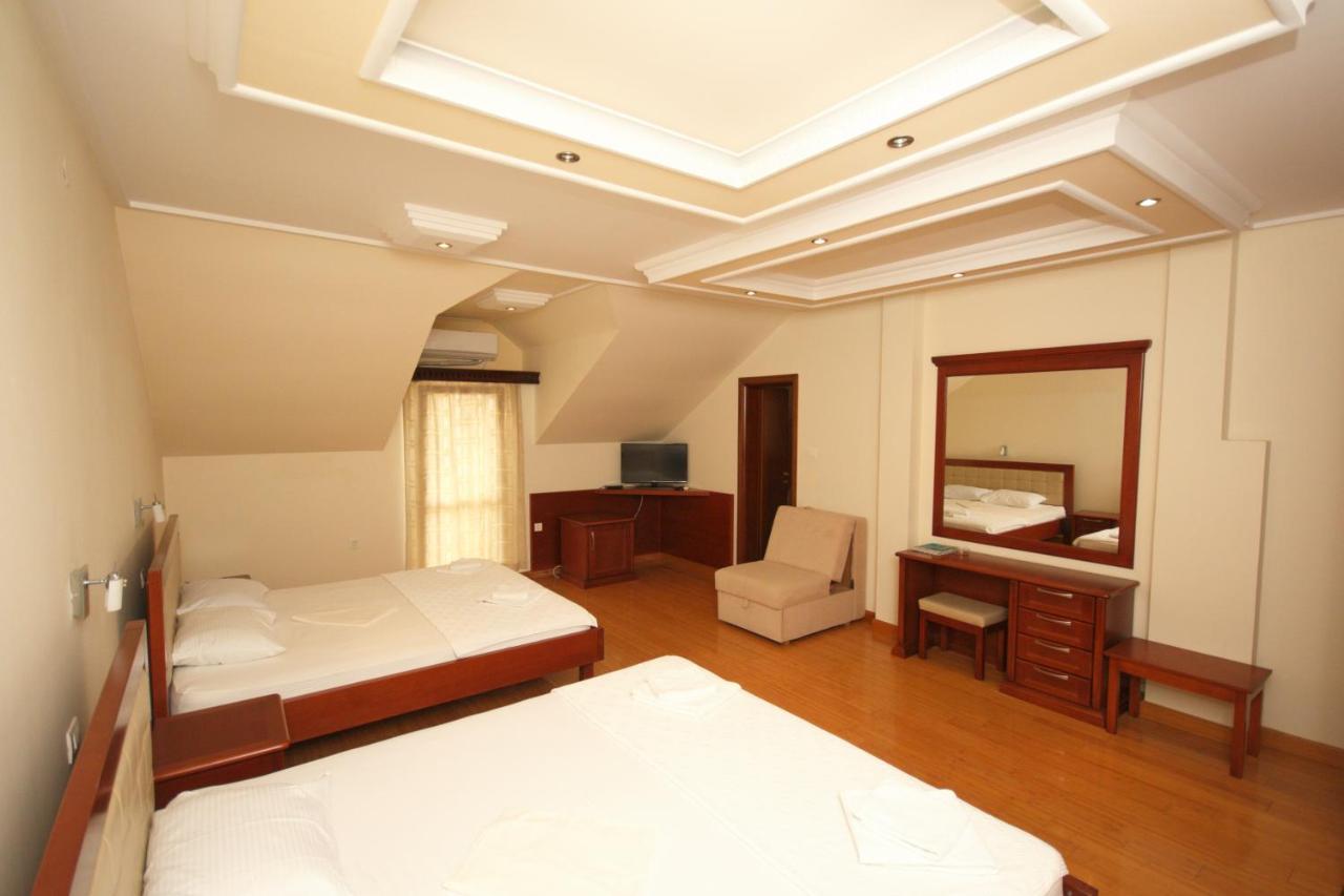 Hotel Rr Херцег Нови Екстериор снимка