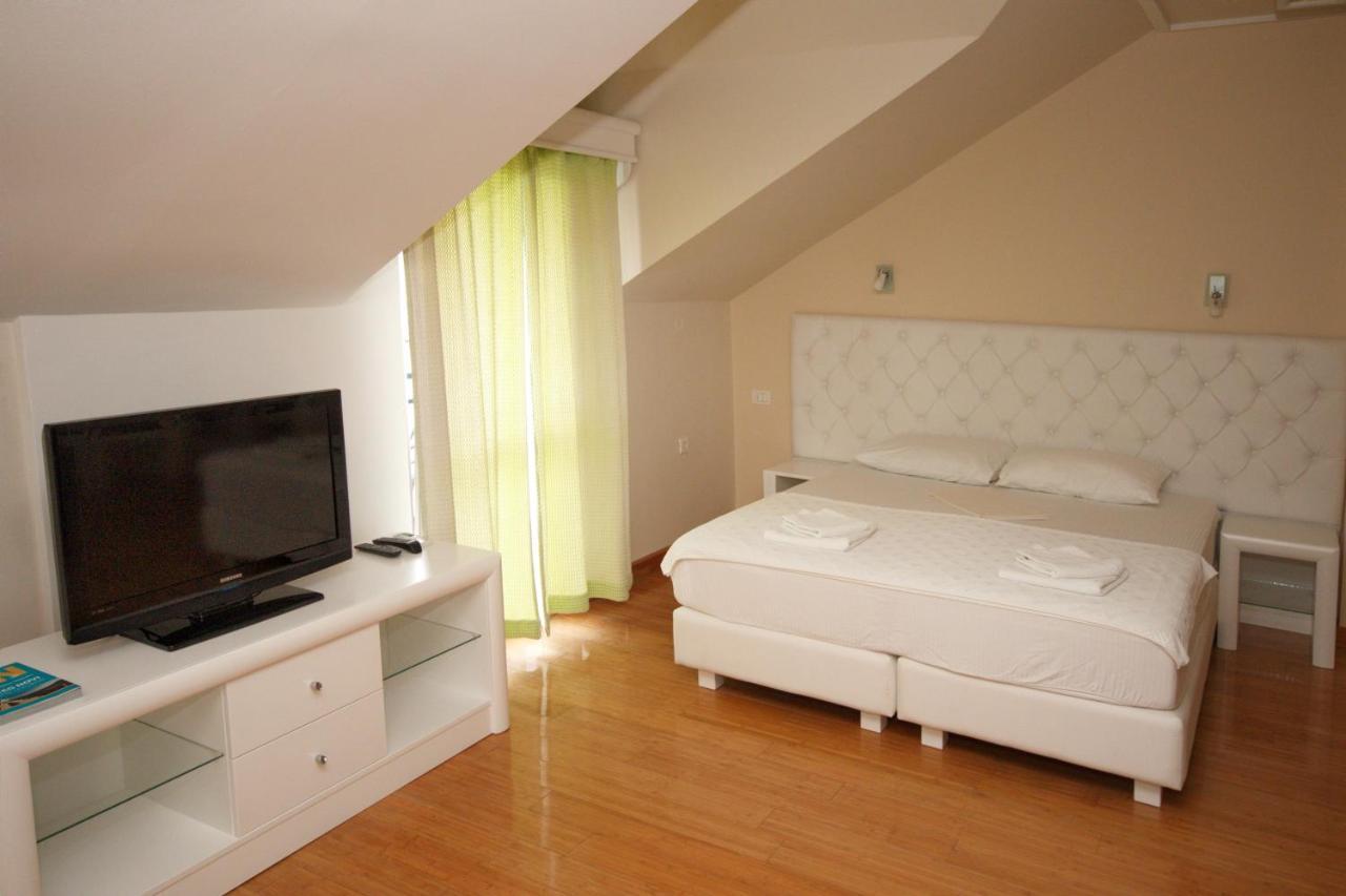 Hotel Rr Херцег Нови Екстериор снимка