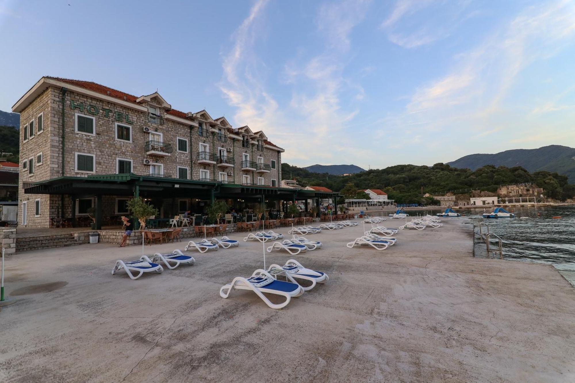Hotel Rr Херцег Нови Екстериор снимка