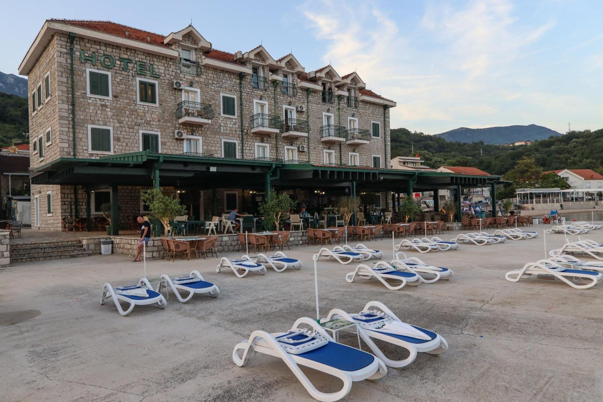 Hotel Rr Херцег Нови Екстериор снимка