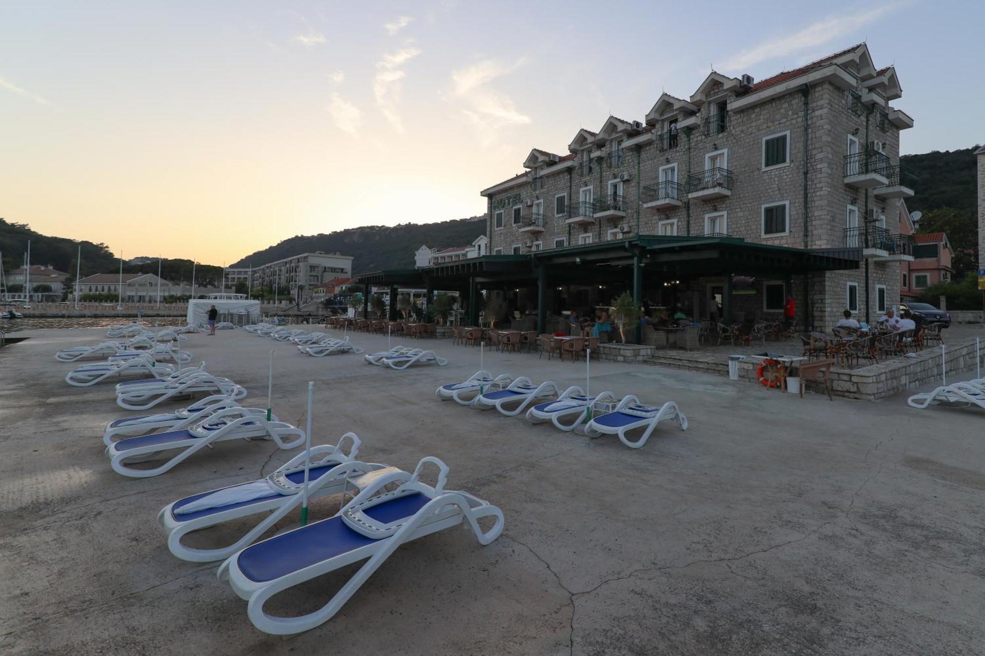 Hotel Rr Херцег Нови Екстериор снимка