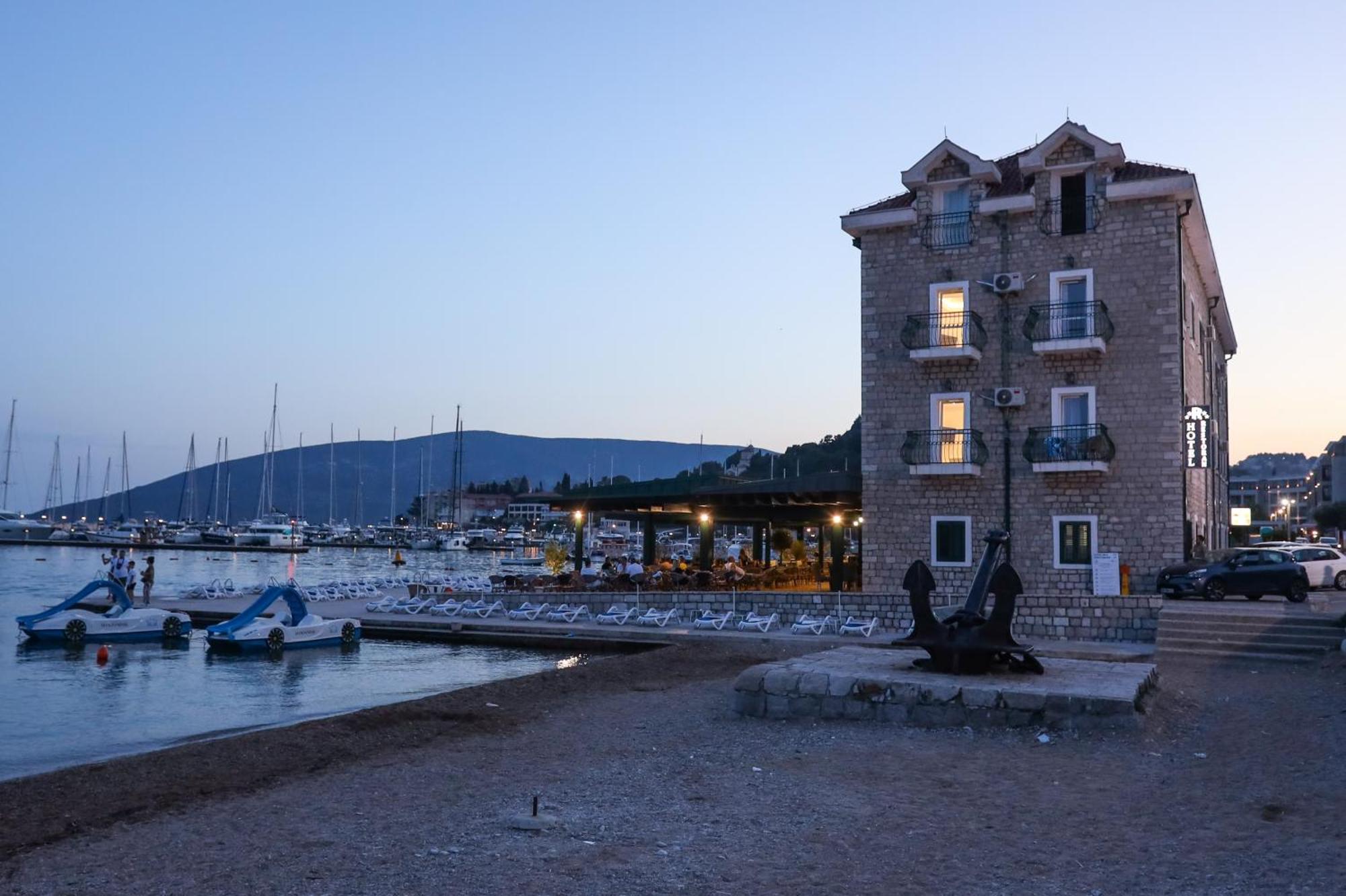 Hotel Rr Херцег Нови Екстериор снимка